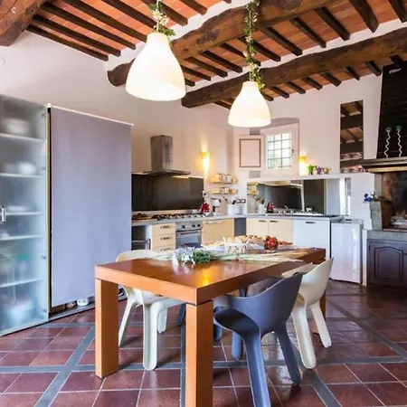 Villa Podere Viola Massa (Tuscany)